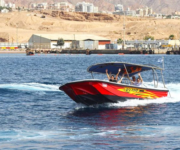 ישראל ים אילת סופה שייט בסירה מהירה
